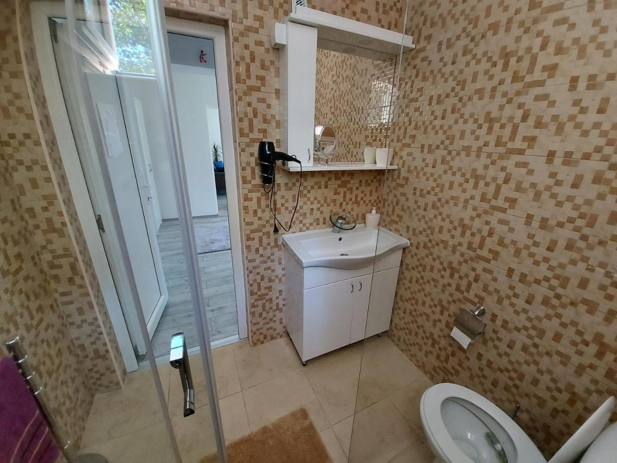 Fenix Apartment & Rooms Винци Экстерьер фото