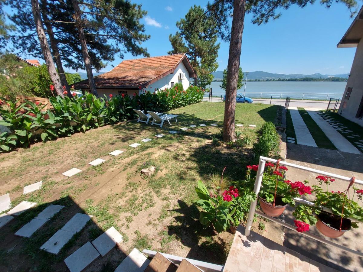Fenix Apartment & Rooms Винци Экстерьер фото