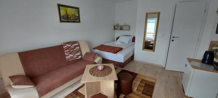 Fenix Apartment & Rooms Винци Экстерьер фото
